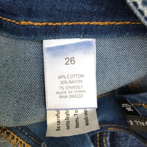 Kendall And Kylie Medium Wash Denim Mini Skirt Women’s Size 26 - Picture 4 of 4